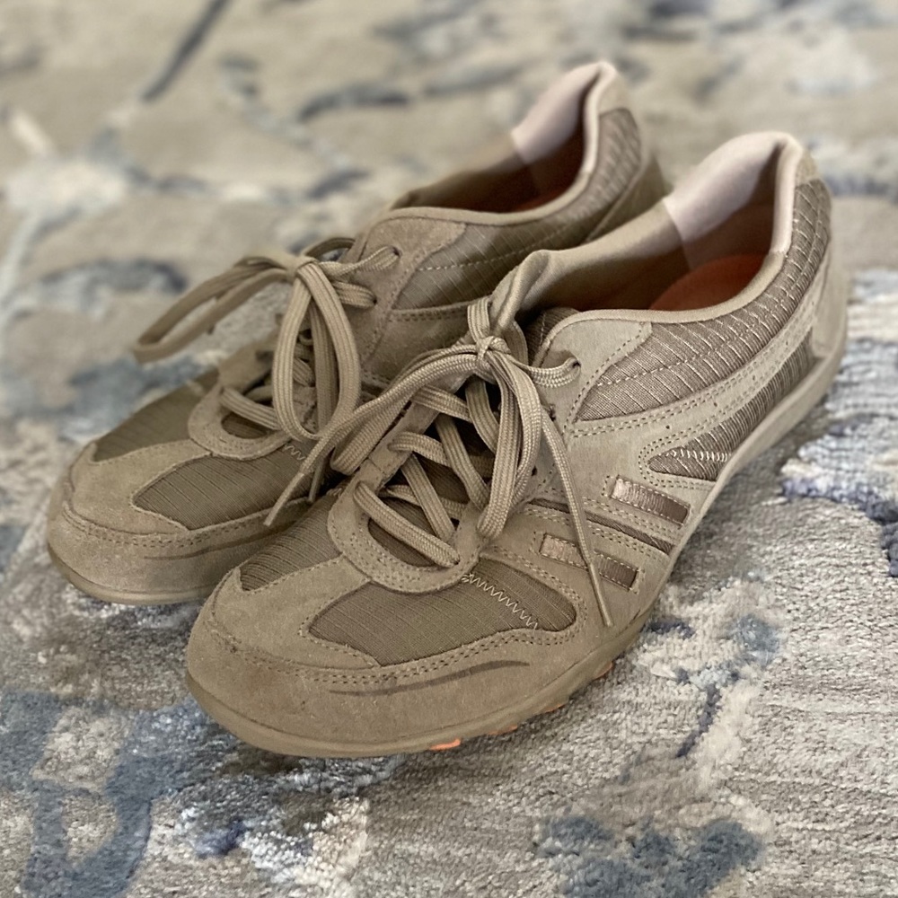 Skechers Women’s Size 9.5 Memory Foam Sneakers